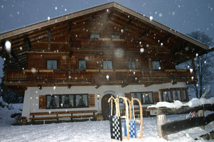 Hausberg im Schneegestöber